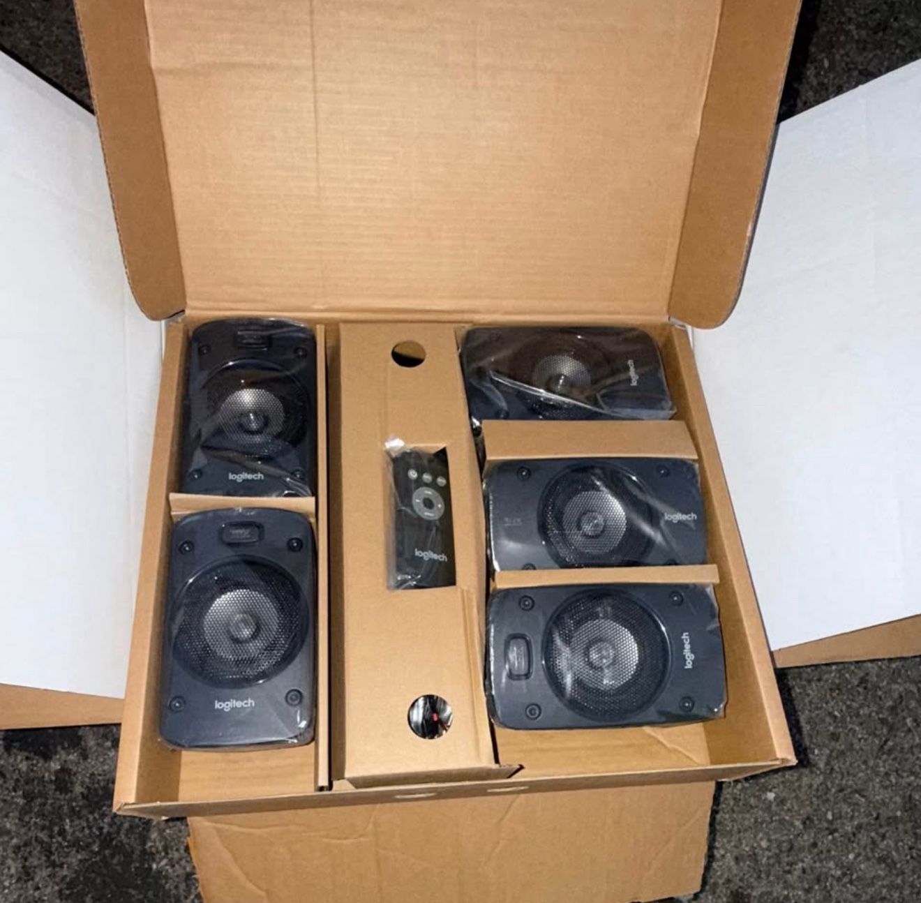 Logitech Z906 Speakers