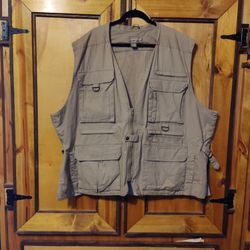 Men's Cabela's 4XL 16 Pocket Tan Vest Excellent Cond!
