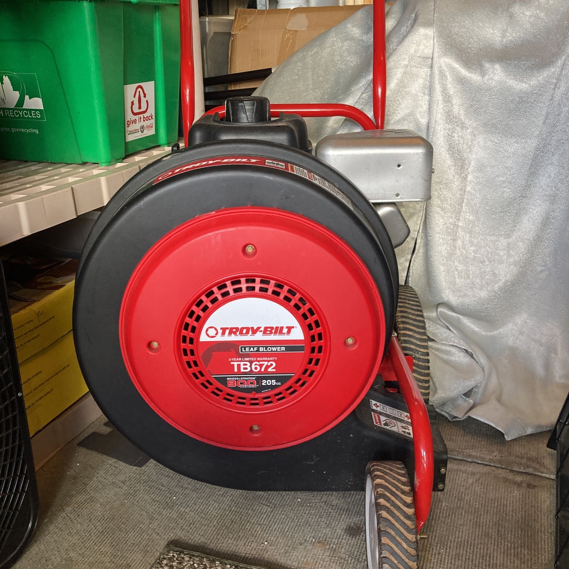 Troy Bolt Leaf Blower Like New Condition Barely Used