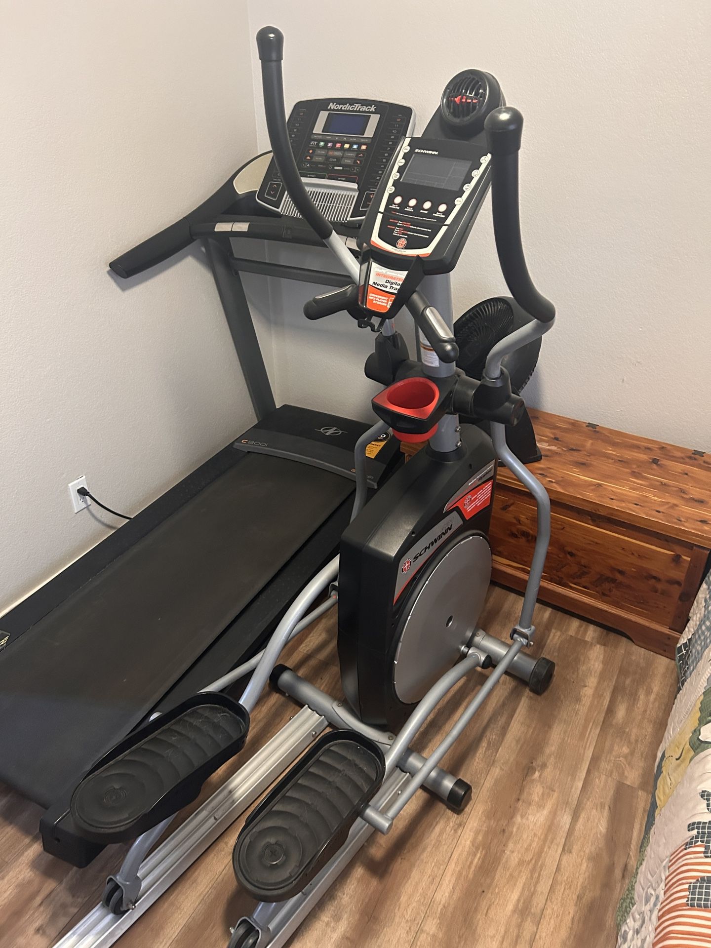 FREE. Schwinn elliptical. Ahwatukee. Ray Rd And I 10 Freeway