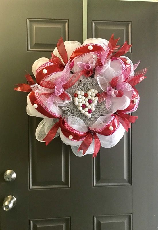 Valentines door wreath