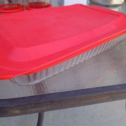 Covered 9x12 Pyrex Baking Dish 