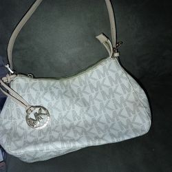 Used Name Brand 👜 Michael Kors $80