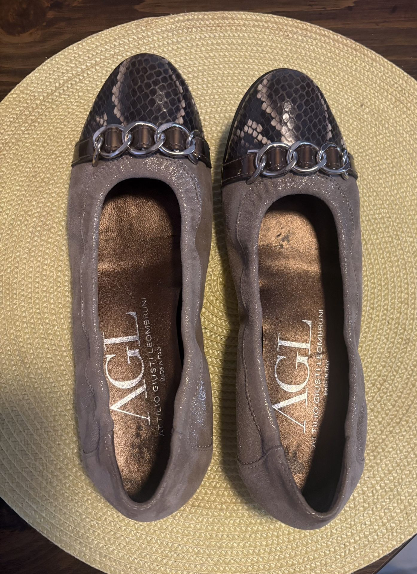 Flat Type Shoes