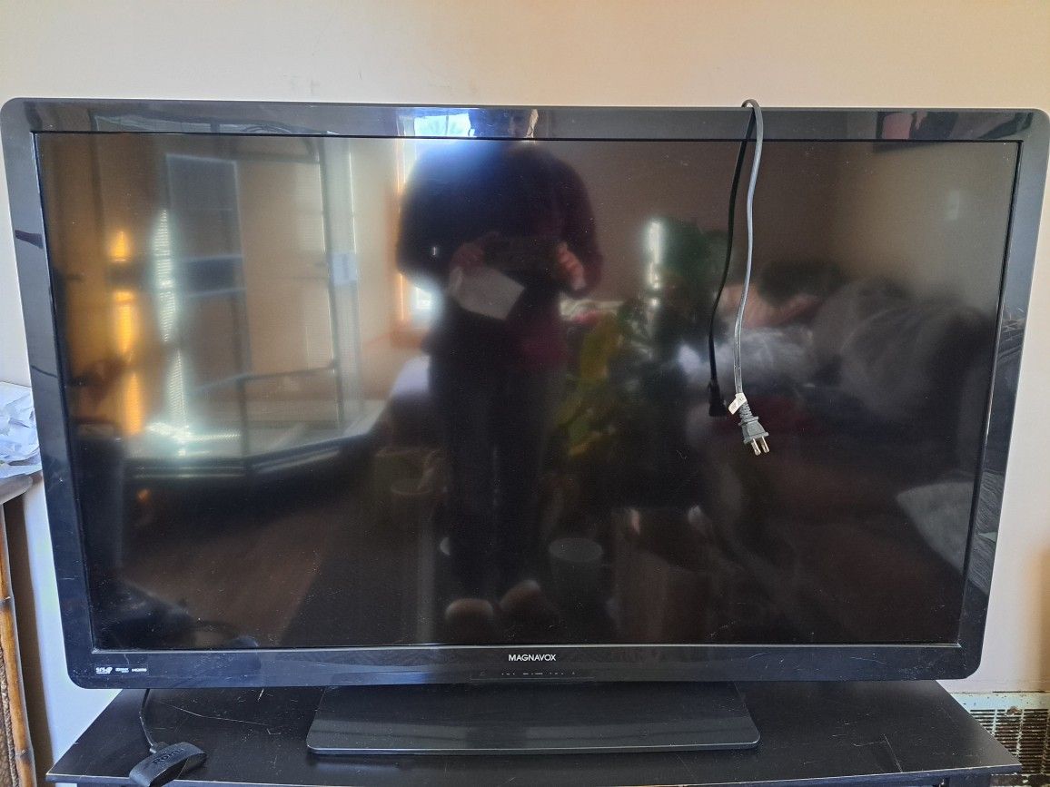 50in Magnavox Tv