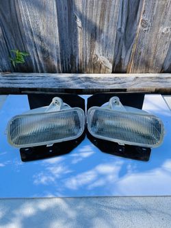 1(contact info removed) F150 Pair of Fog Lights Assembly's