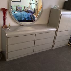 Dresser,mirror & Armoire 