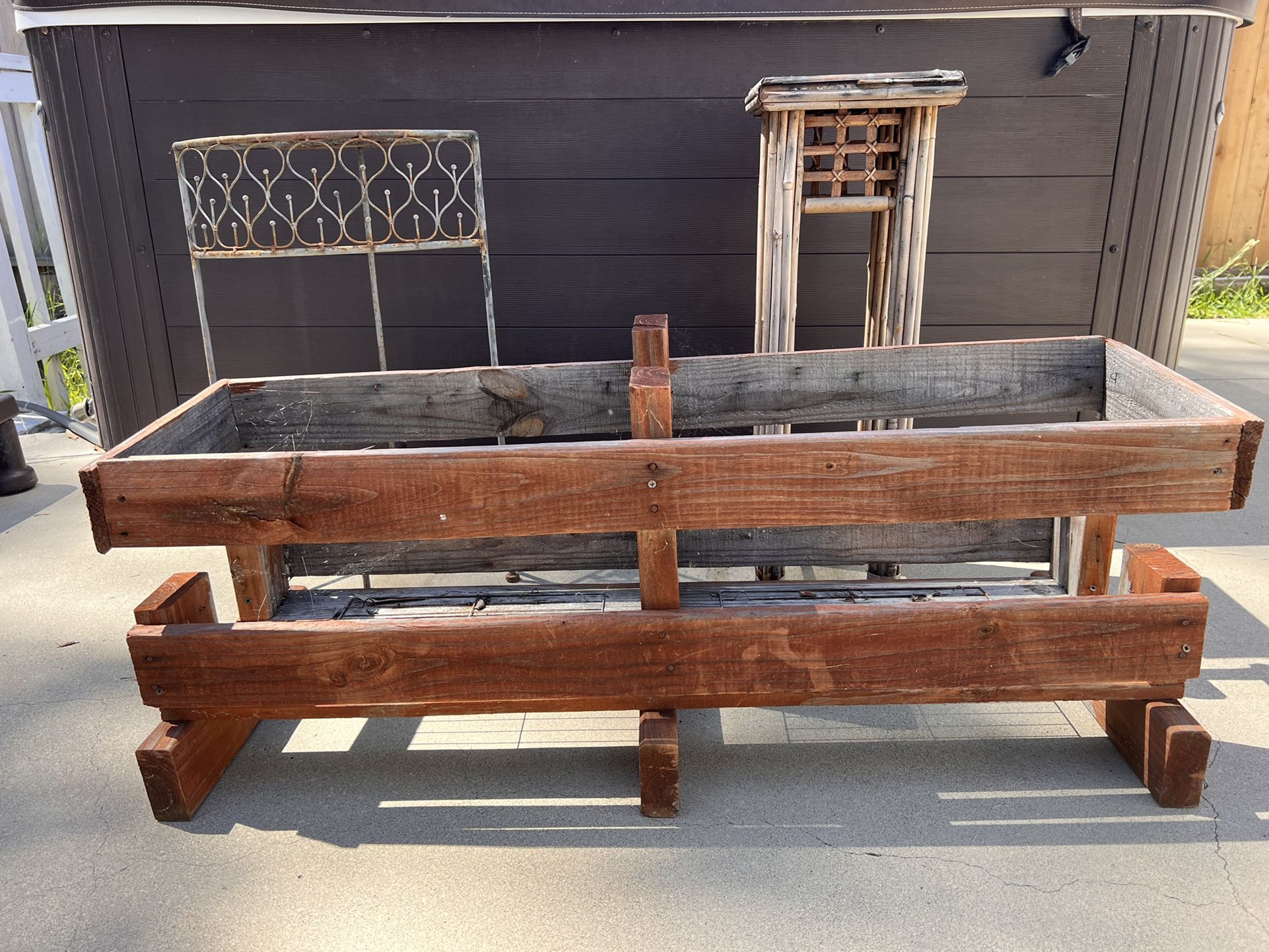 Planter box + 2 Plant 🪴 Stands