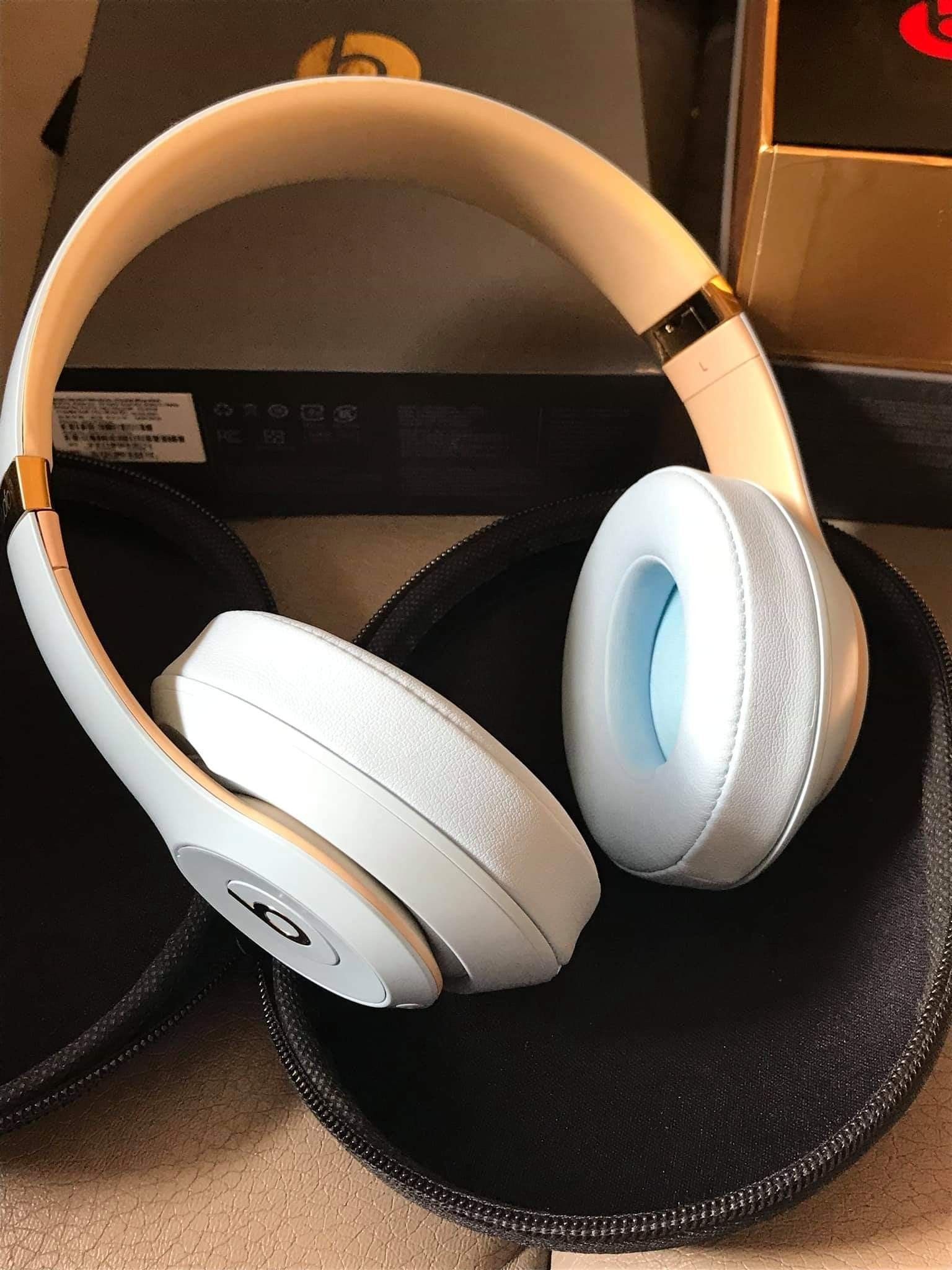 Beats Solo3 wireless - White, black, red, rose