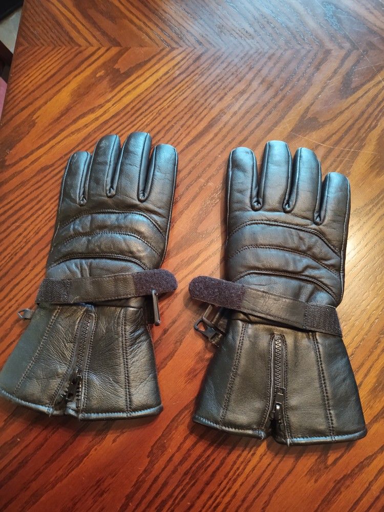 Gauntlet Gloves 