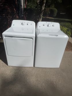 **SUPER CLEAN GE WASHER AND DRYER SET!!**