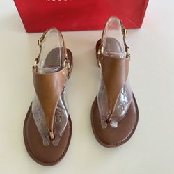 Kelly & Katie Low Heel Black with Gold Accent Sandal "Bania" size 8.5