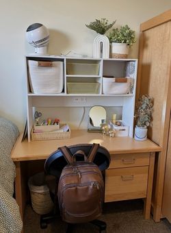 Dormify Charging Desk Hutch