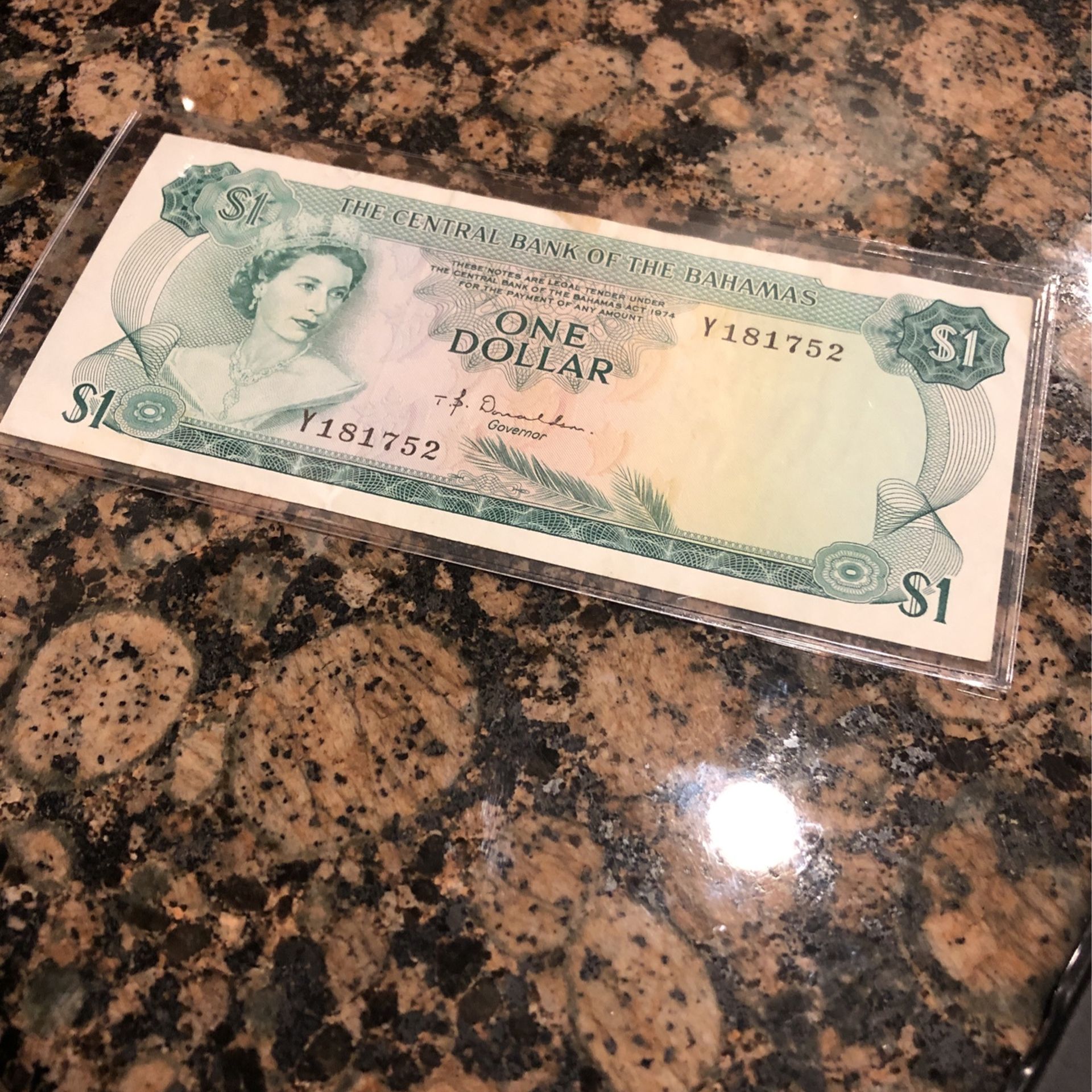 Vintage 1974 Bahamas Queen Elizabeth Banknote