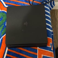 PS4 Slim ( Comes With Both Cords , Two Controllers