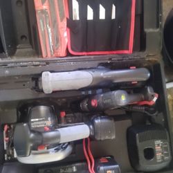 Craftsman 19.2 Volt Tool Set With Case , 2 Saws Drill Ligh