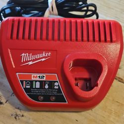 Milwaukee M12 Charger