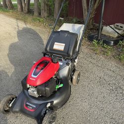 Honda 21 in. 3-in-1 Variable Speed Gas Walk Behind Self-Propelled Lawn Mower with Auto Choke