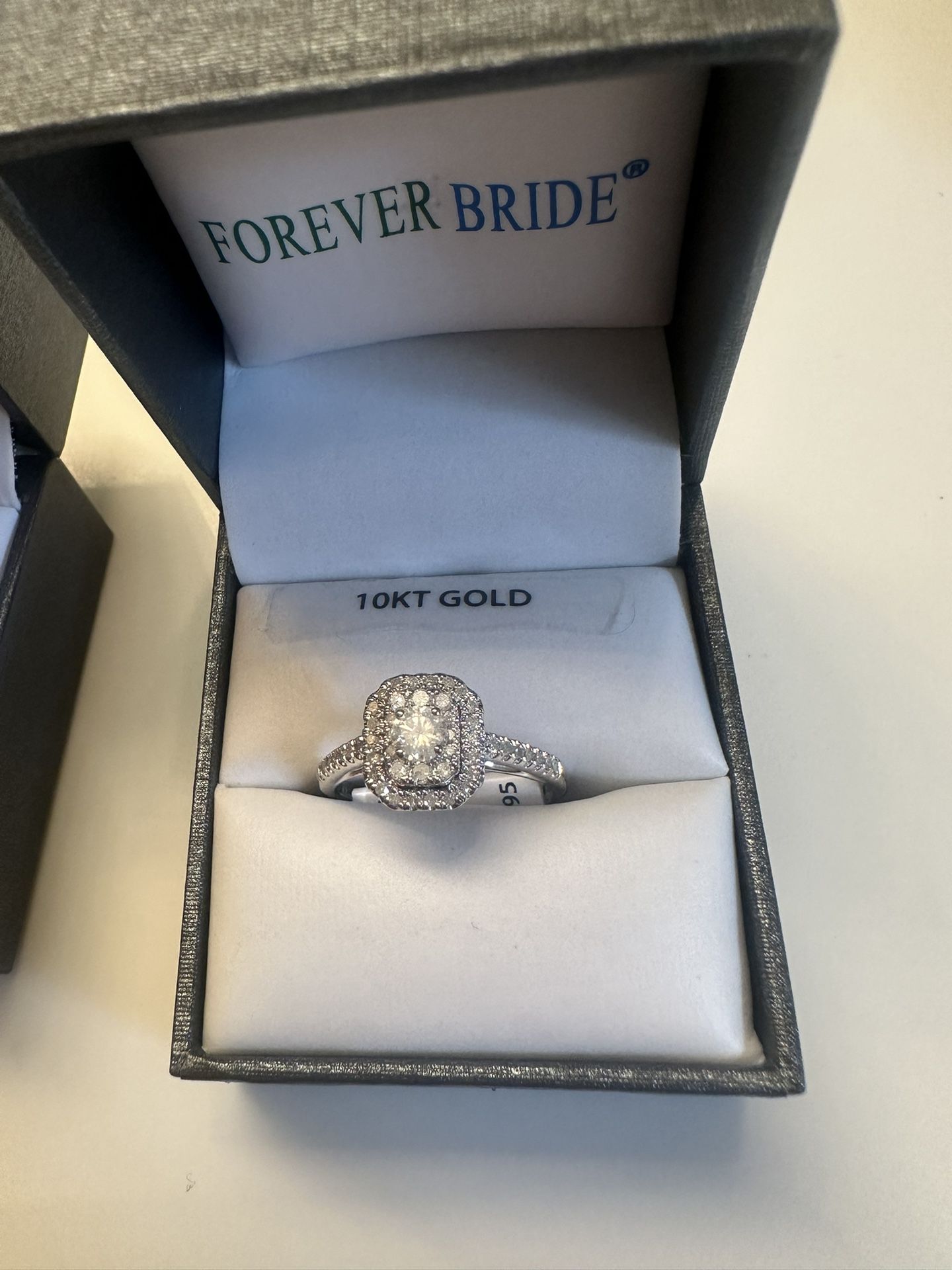 10k white gold halo diamond engagement ring