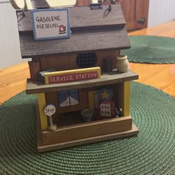 Wooden Bird House 