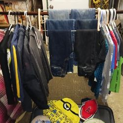 Boys lot Size 8• SOME NEW•Quicksilver•Banana Republic•Abercrombie•8Jeans•10Shirts• jacket•4 sweatshirts•hat•sandals•pj's•pillows•backpack•toycars