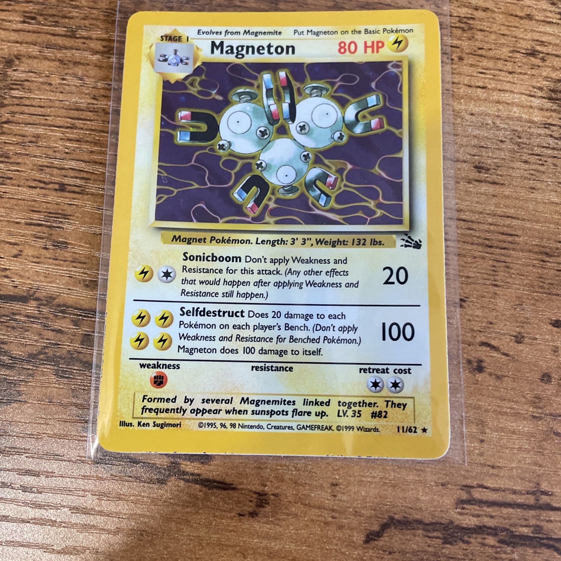Magneton Holo 11/62 Rare Card