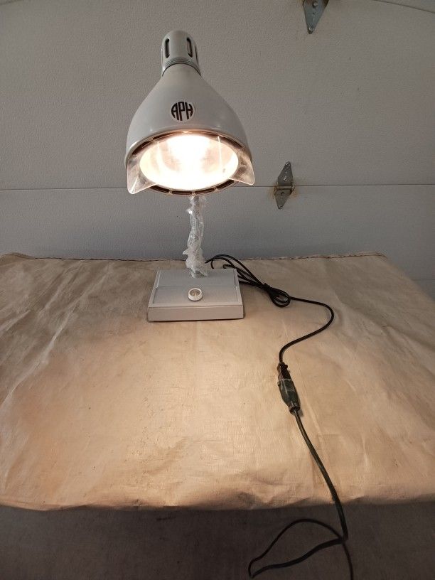 Dimmable Table Lamp