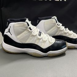 Jordan 11 Retro White And Black 