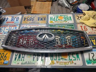14-17 Infiniti Q50 Front Upper Grille w/o Camera Original