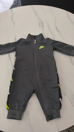 Nike sweatsuit 3 months