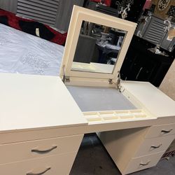Vanity Table 