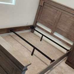 Queen Bedframe