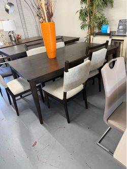 Comedores// Mesas // Dining Set In Stock