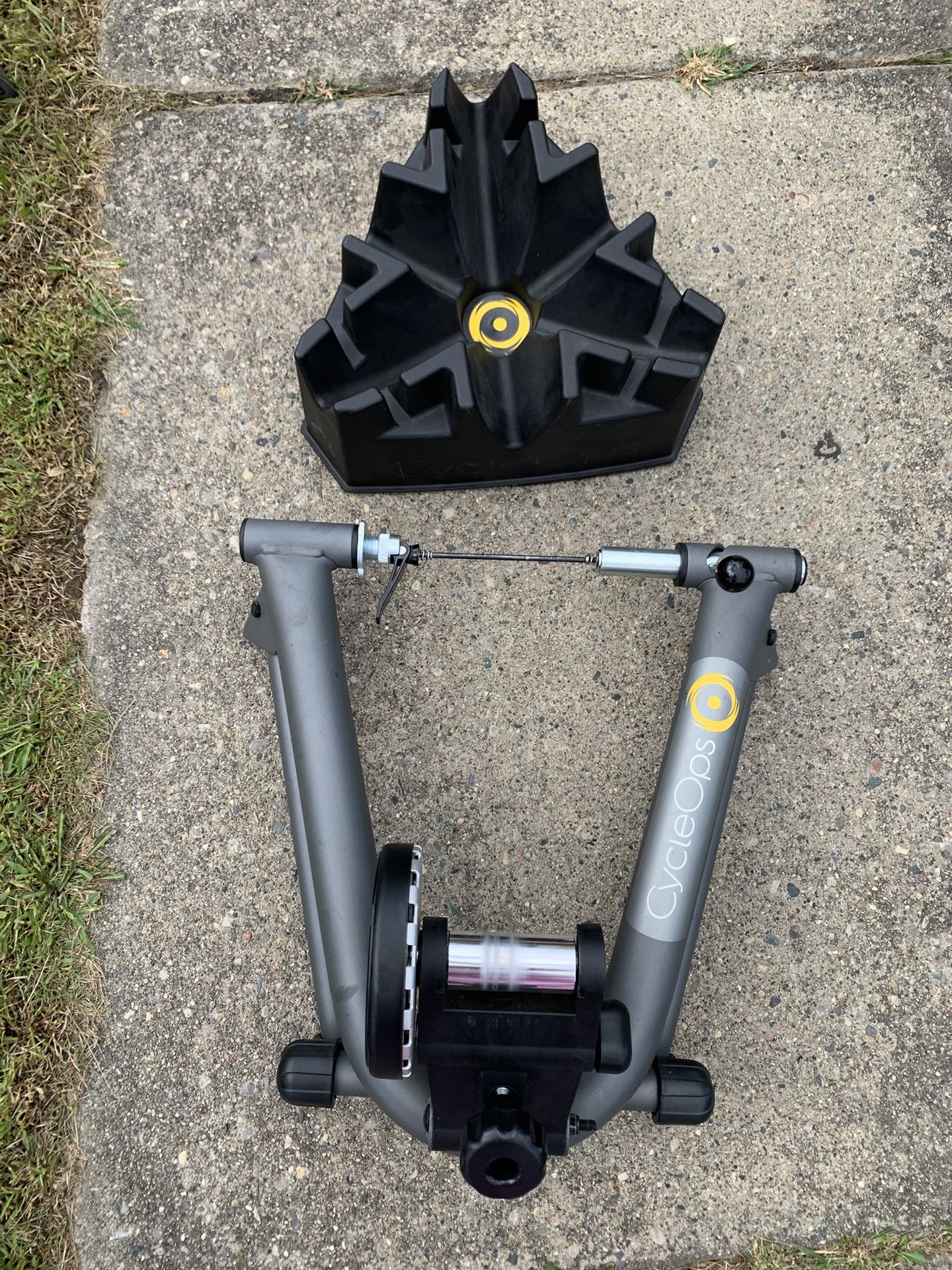 Cycle Ops Bike Trainer With Front Wheel Block