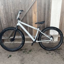 SE bike wheelie bike