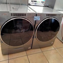Whirlpool Washer And Dryer Set NEW 