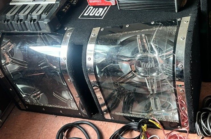 12″ Vented Bandpass Illuminated Subwoofer Enclosure – BP1204
