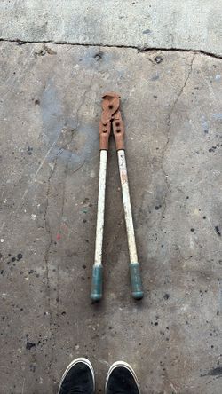 Green Lee cable cutters