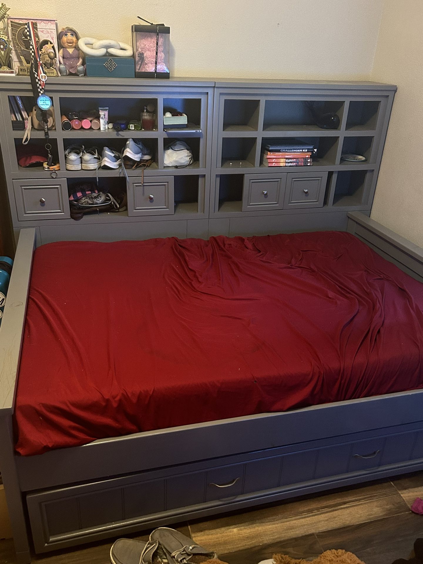 Ashley Full Size Bed 