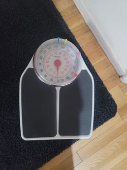 FLOOR WIGHT SCALE  WORKS PERFECT 