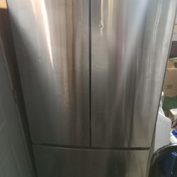 Maytag  3dr Stainless Fridge I Have The Handles. Works Great