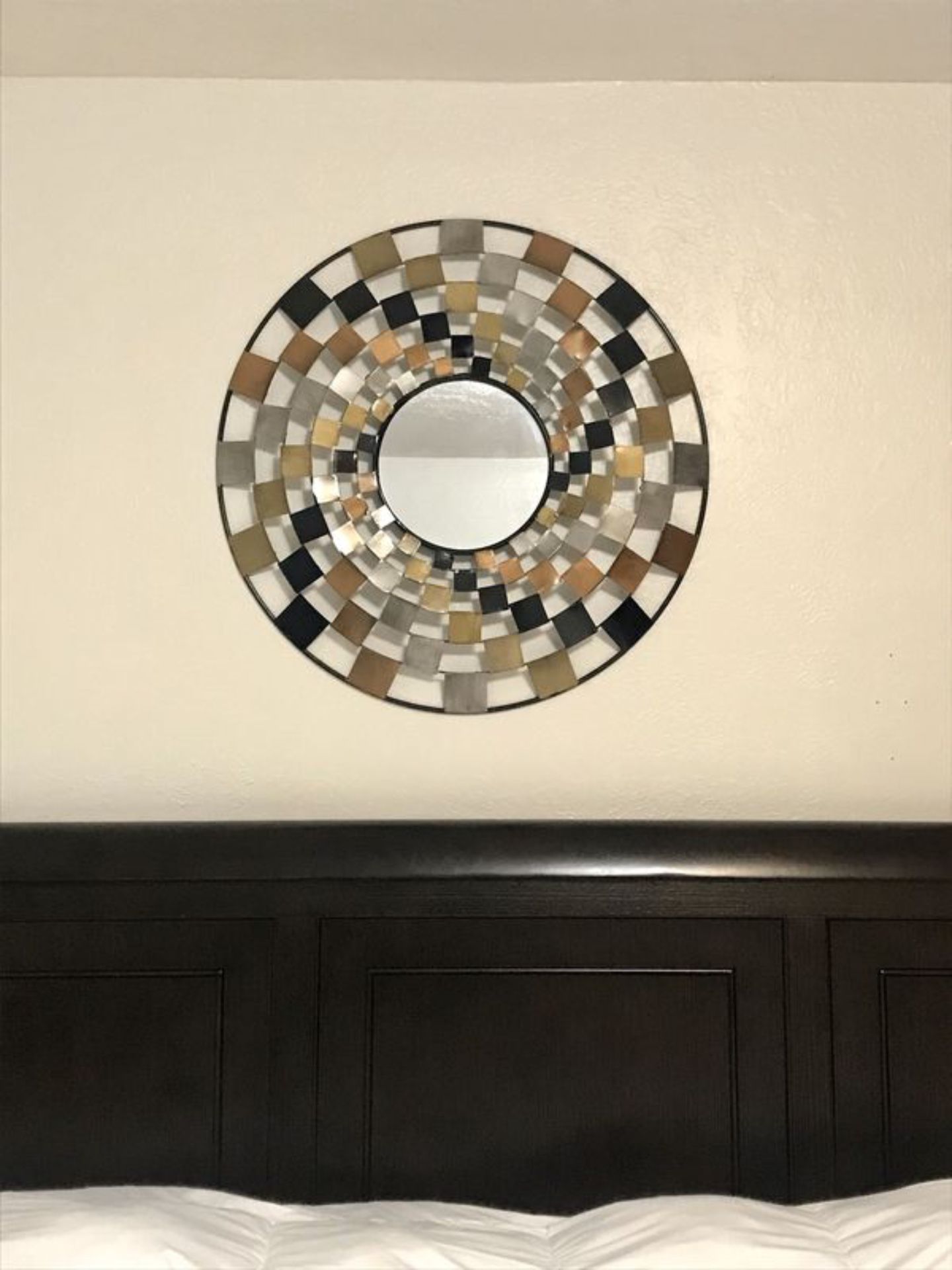 Metal mirror wall decor