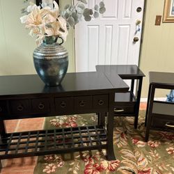 Beautiful Black Entryway