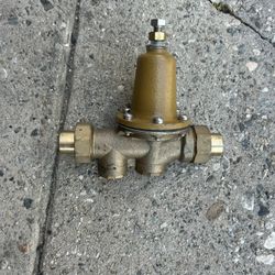 Watts 3/4-in FNPT Copper Pressure reducing valve