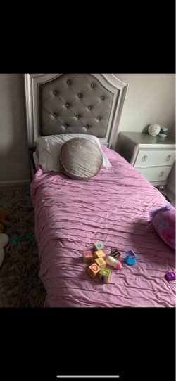 Twin Tufted Bed Frame – Silver Glam Style