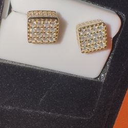Diamond earrings 
