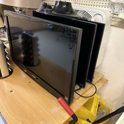 2 TVs 24 Inch Excellent Condition  25 Each 