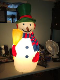 Vintage tpi snowman with carrot nose blow mold