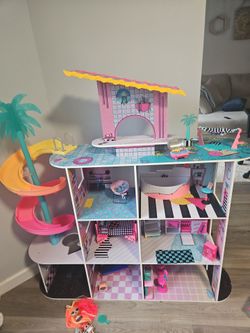 ~best offer, not free~Lol house with slide