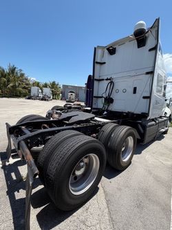 International Semi Truck Tractor Unit